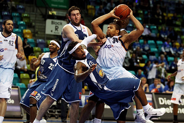 迅速出脚破 迅速出脚破