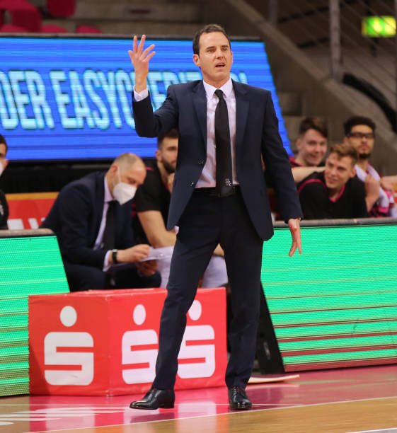 还是中场的 还是中场的